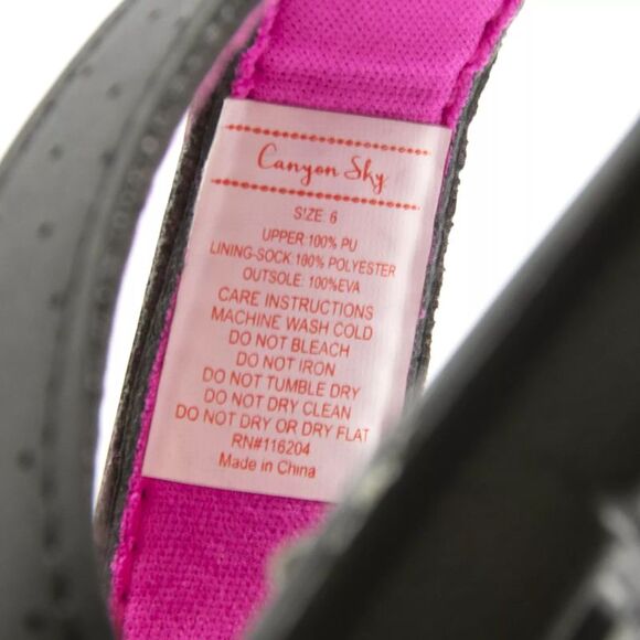 Canyon Sky Women's Memory Foam Flip Flop Sandals in Aztec Black, Size 6 - Picture 7 of 7